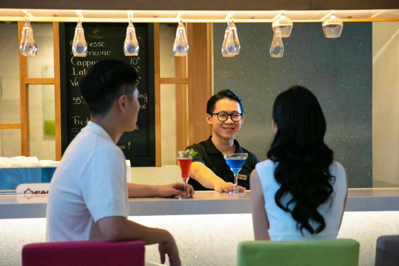 Emm Hotel Saigon Ho Chi Minh City Bagian luar foto