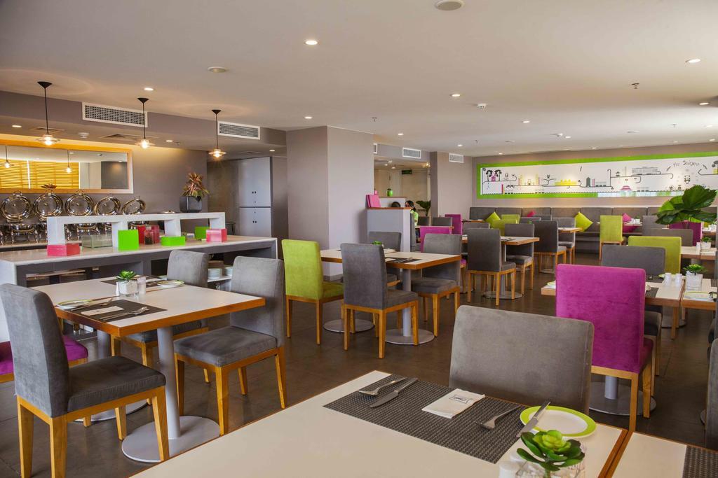 Emm Hotel Saigon Ho Chi Minh City Bagian luar foto