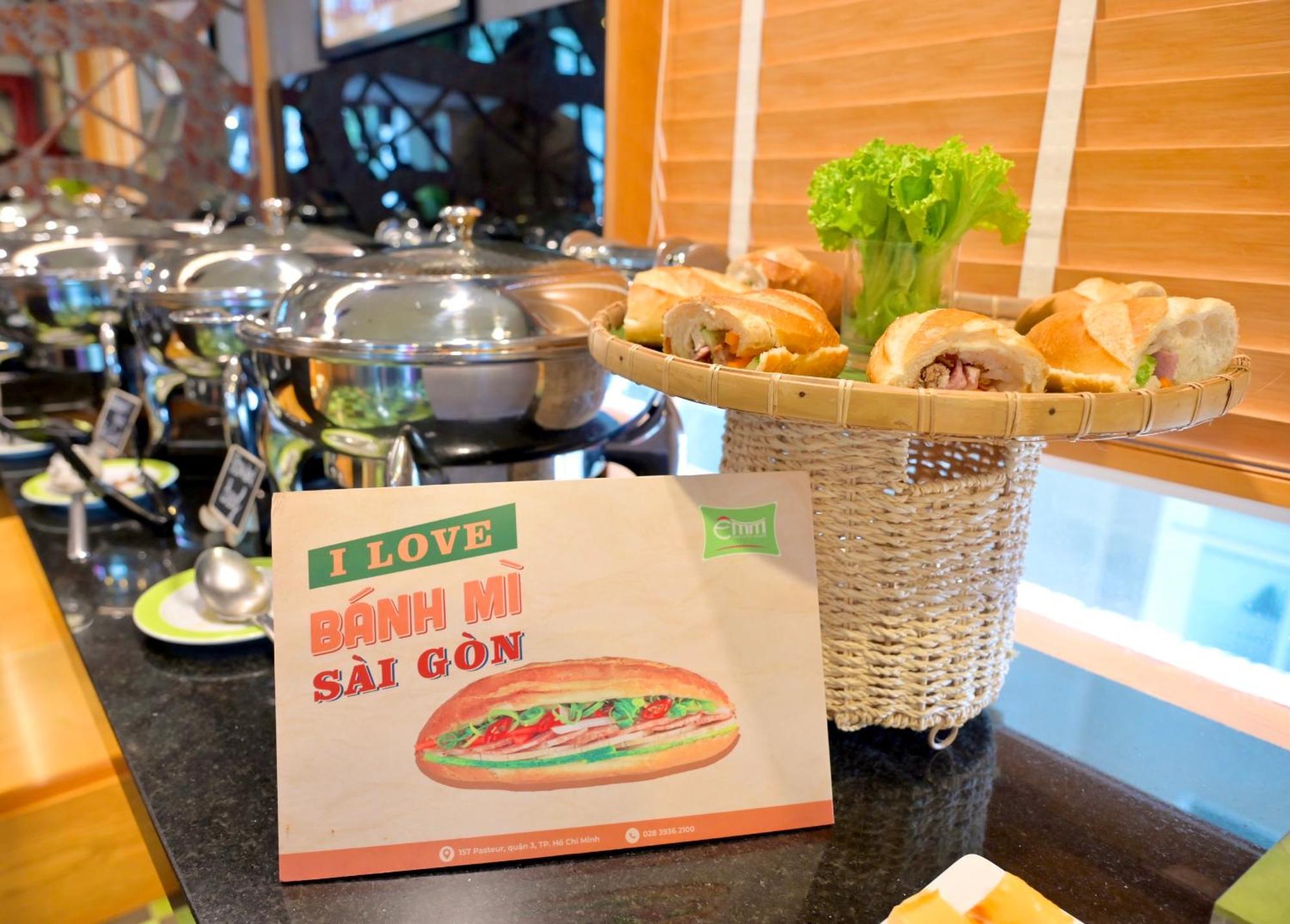 Emm Hotel Saigon Ho Chi Minh City Bagian luar foto